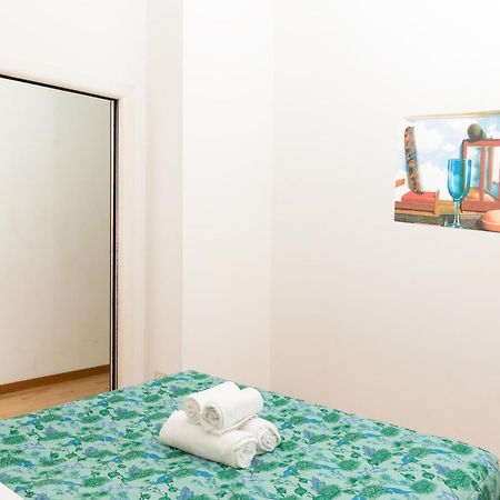 Free Parking Exclusive Apartment Magritte Style 米兰 外观 照片