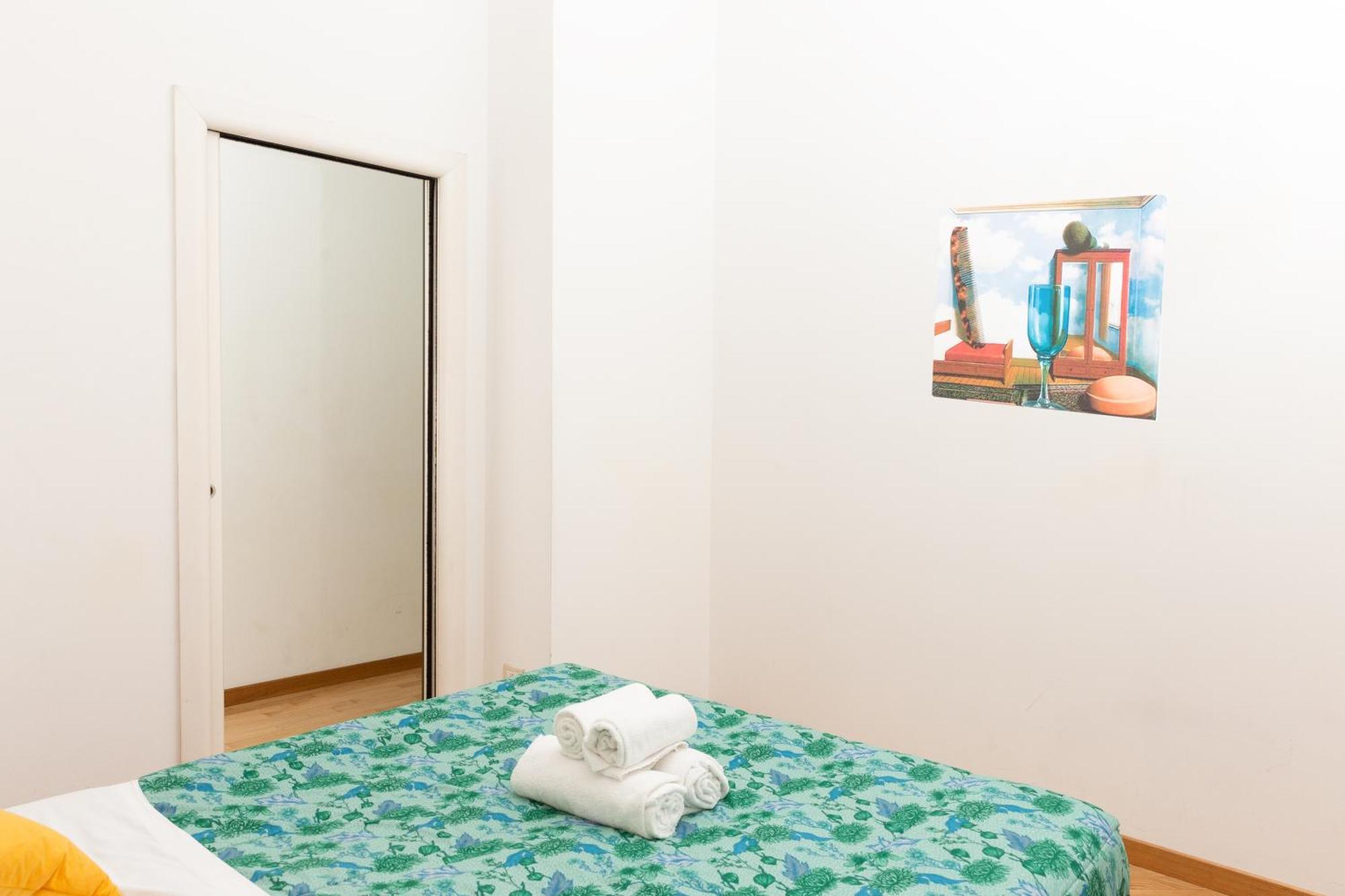 Free Parking Exclusive Apartment Magritte Style 米兰 外观 照片