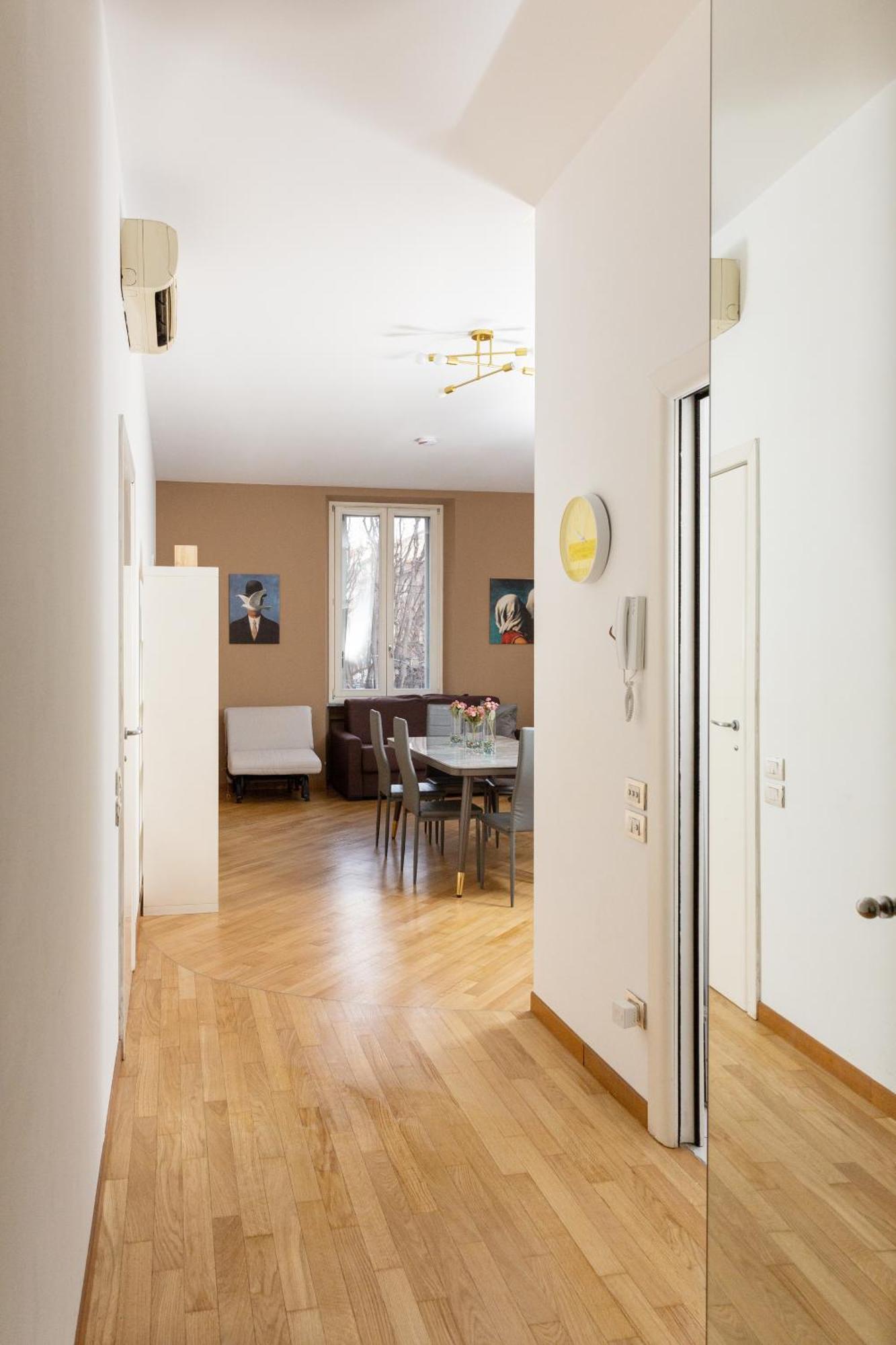 Free Parking Exclusive Apartment Magritte Style 米兰 外观 照片